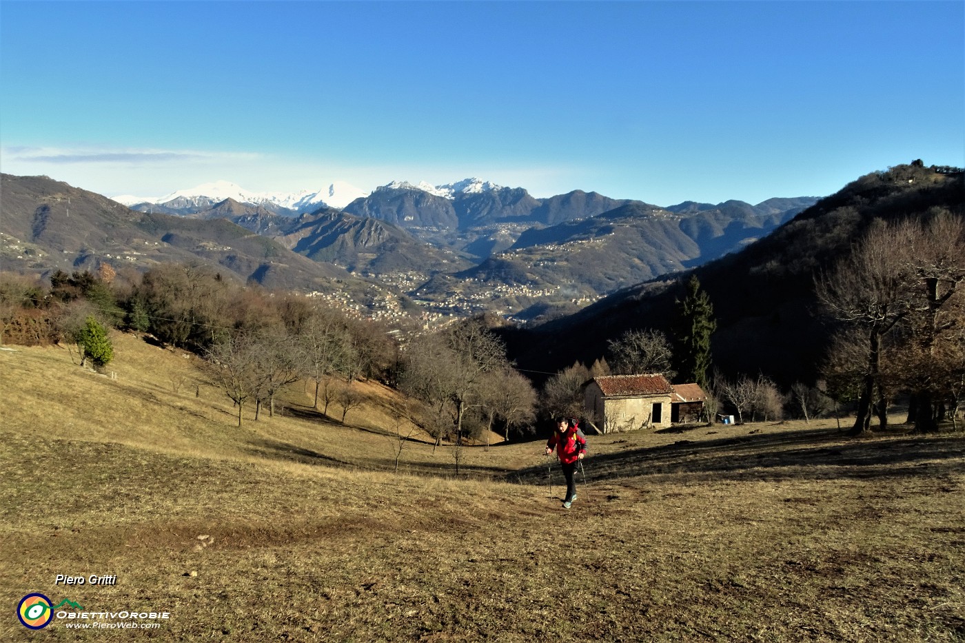 21 Salendo dalla stalla all'Agriturismo Prati Parini.JPG